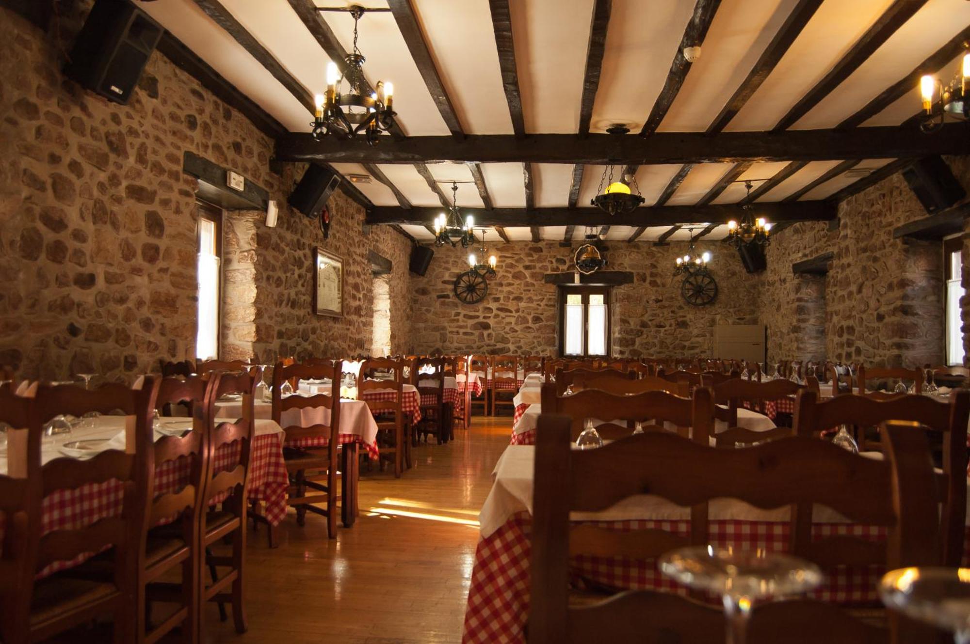 Oronoz-Mugaire Hotel Urgain מראה חיצוני תמונה