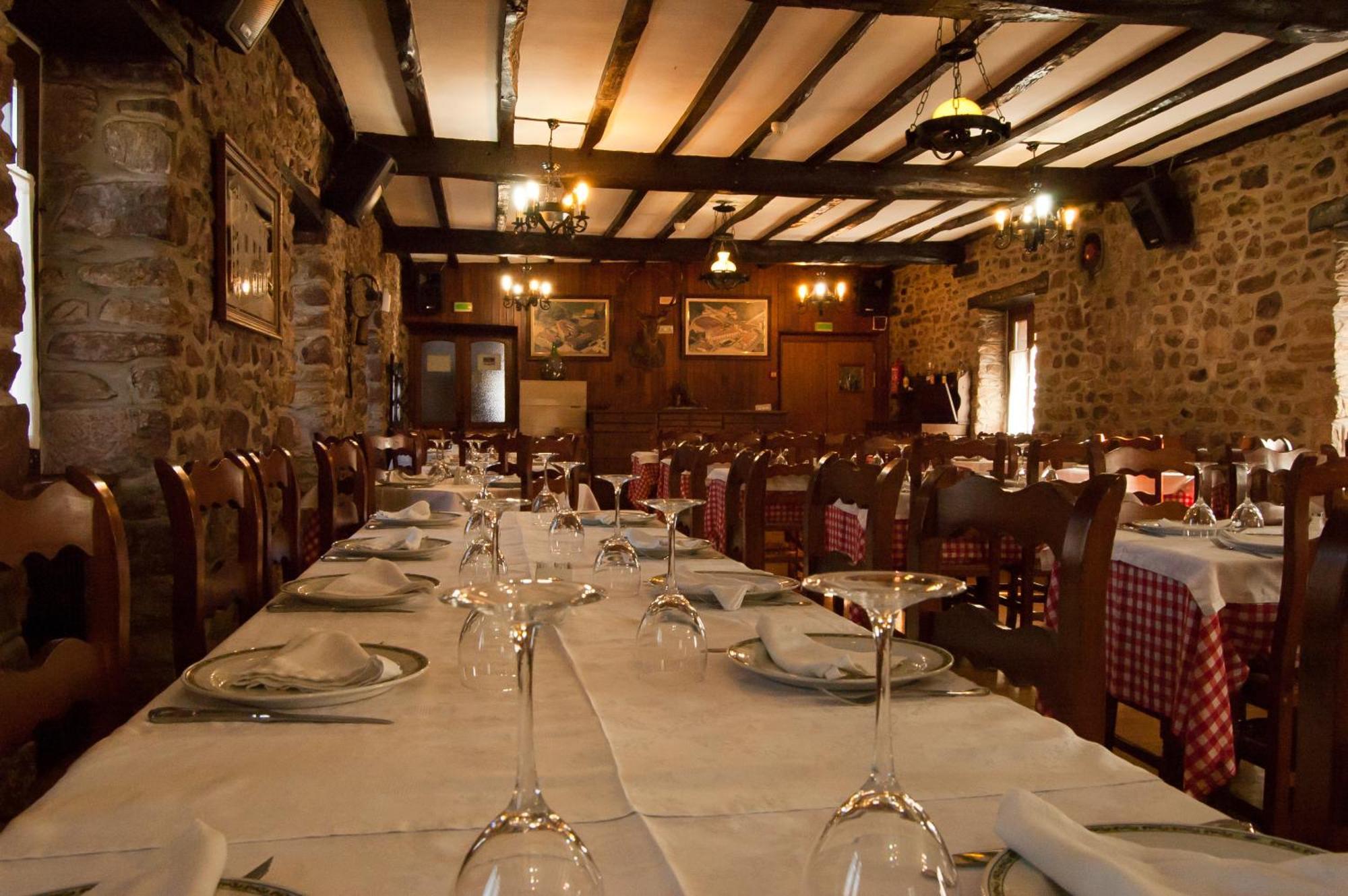 Oronoz-Mugaire Hotel Urgain מראה חיצוני תמונה
