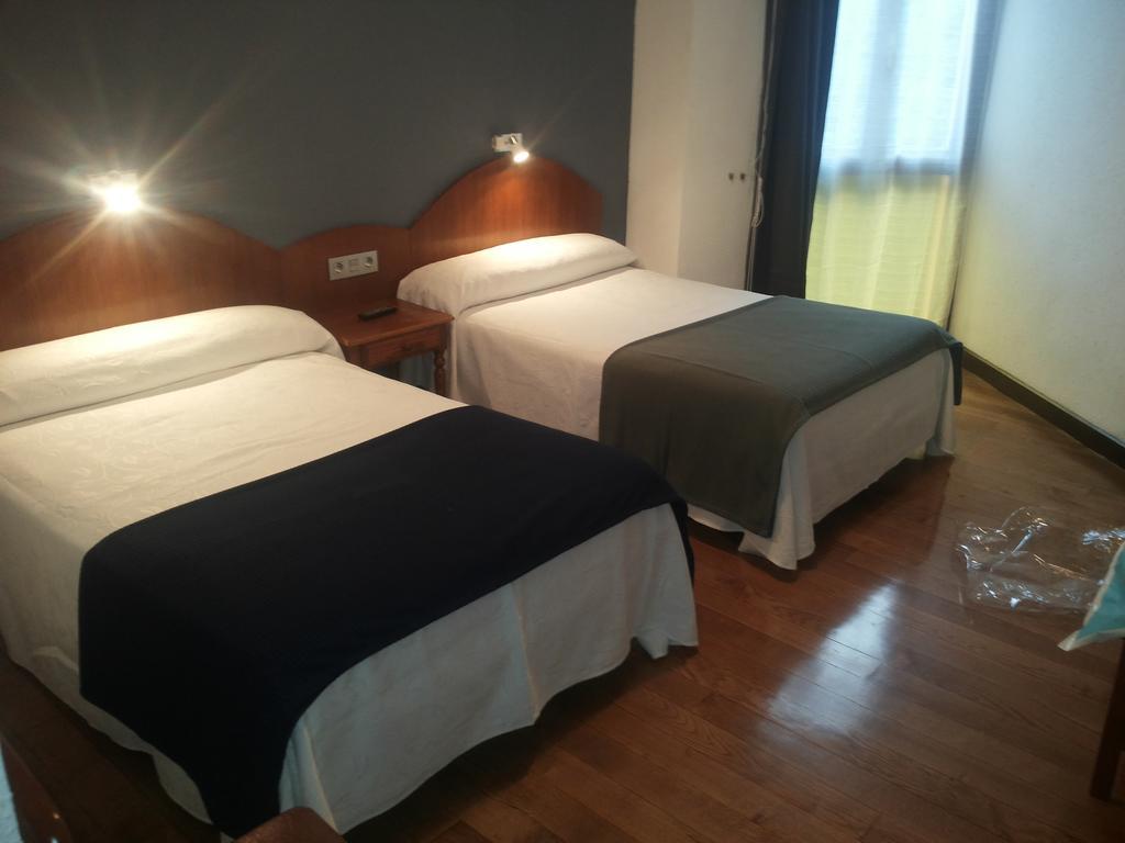 Oronoz-Mugaire Hotel Urgain מראה חיצוני תמונה
